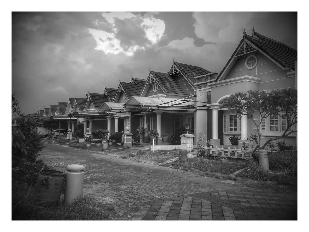 Jasmine Park Guest House Semarang Luaran gambar