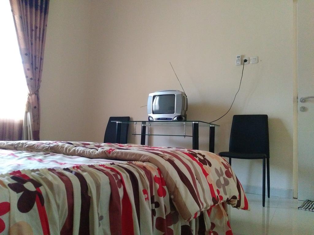 Jasmine Park Guest House Semarang Luaran gambar