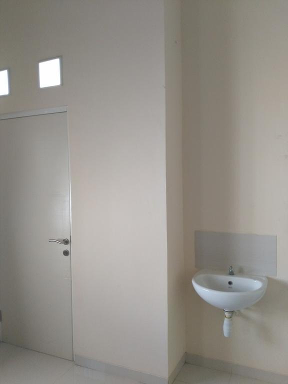 Jasmine Park Guest House Semarang Luaran gambar