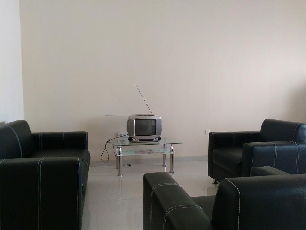 Jasmine Park Guest House Semarang Luaran gambar